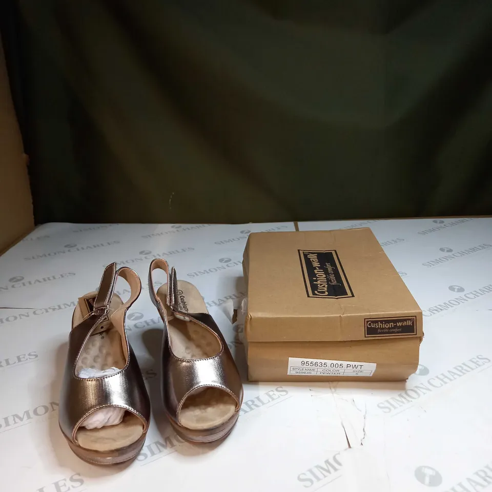 BOXED PAIR OF CUSHION WALK WEDGE HEEL SHOES IN GOLD - SIZE 5