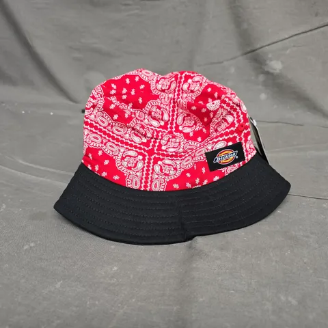 DICKIES BUCKET HAT – RED PAISLEY PRINT WITH BLACK RIM