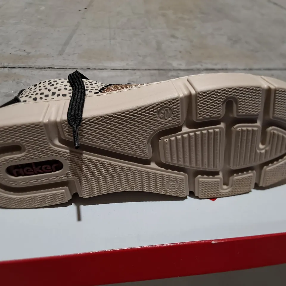 RIEKER SHOES SIZE 39 
