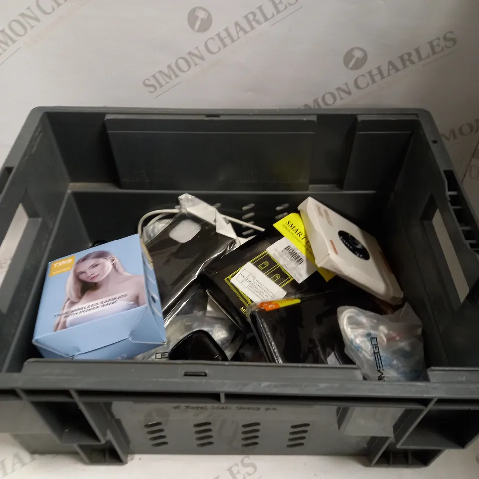 LOT TO CONTAIN APPROX. 20 ASSORTED PHONE ACCESSORIES, INCLUDES WIRELESS EARPHONES, CHARGERS, PHONE CASES ETC 