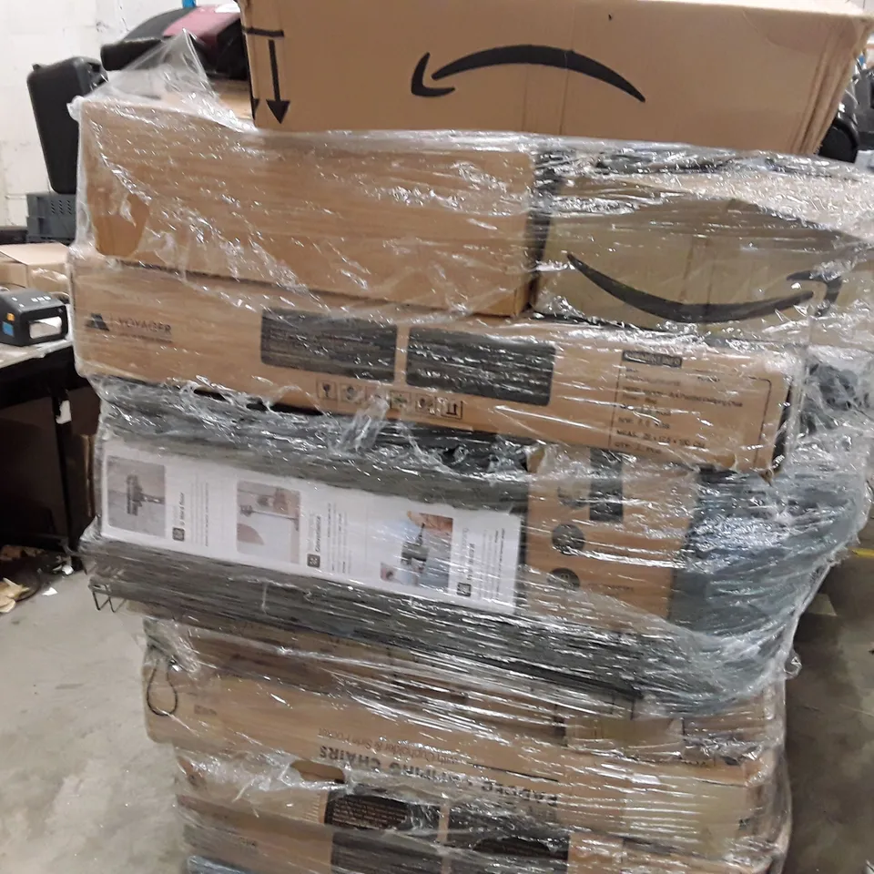 PALLET OF ASSORTED HOUSEHOLD GOODS AND PRODUCTS TO INCLUDES:VACUUM CLEANER,CHILDREN'S CAR SEAT,CAMPING CHAIRS