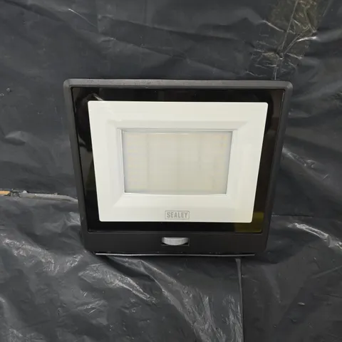 BOXED SEALEY LED115PIR EXTRA SLIM FLOODLIGHT
