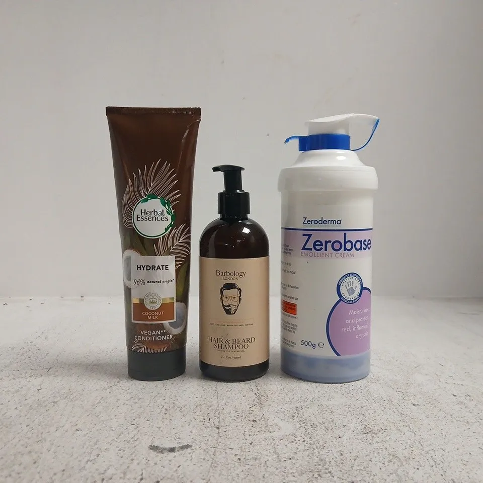 APPROXIMATELY 20 ASSORTED COSMETIC ITEMS INCLUDING VARIOUS MAKES AND BRANDS - COLLECTION ONLY