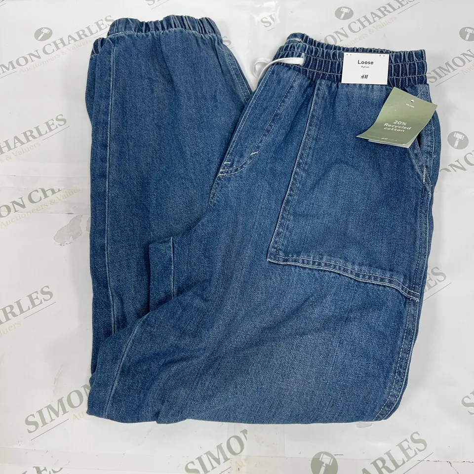 H&M LOOSE FIT DENIM JOGGERS IN BLUE SIZE 13-14Y