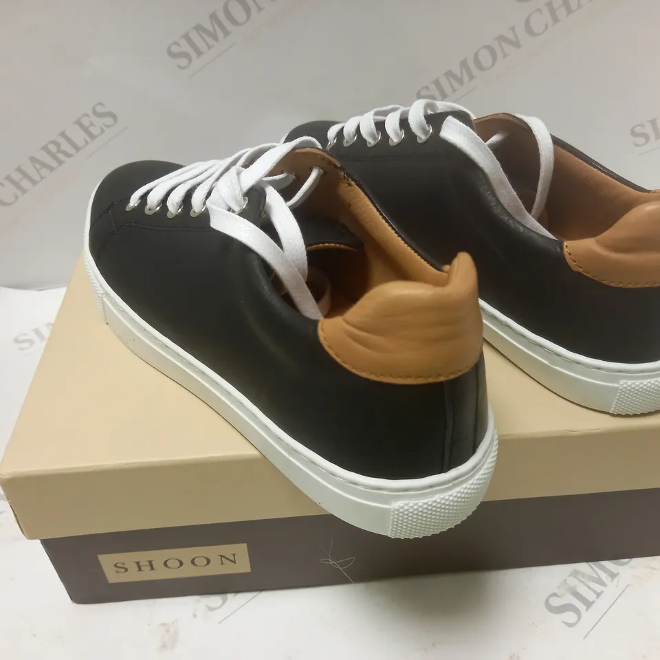 BOXED SHOON TAN AND BLACK LACED TRAINER - SIZE 6