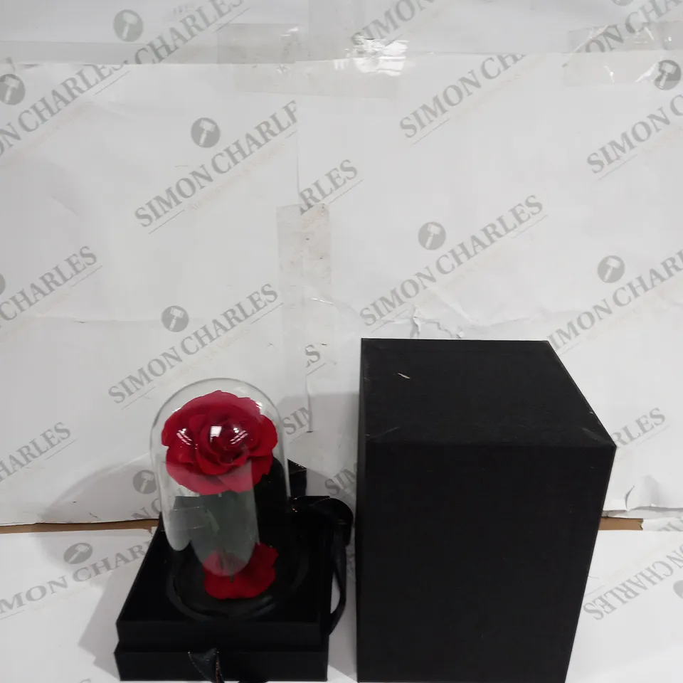 BOXED ROSE IN GLASS 