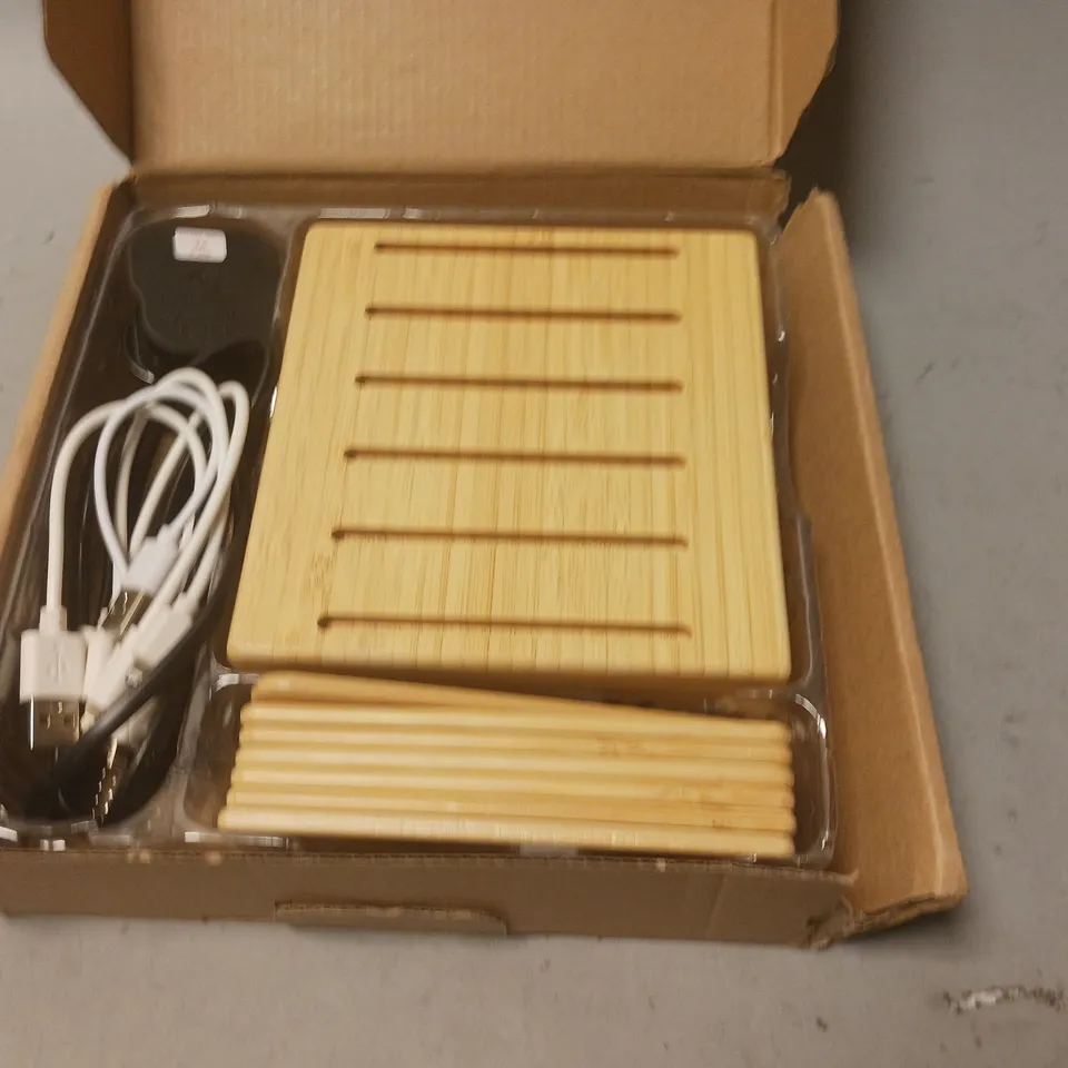 BOXED BAMBOO CHARGING STATION