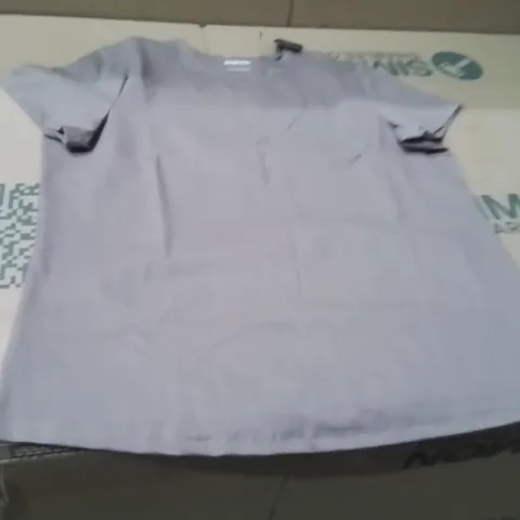 BOXED BRAND NEW APPROXIMATELY 40 SIMPLY BE ACTIVE MOCHA T-SHIRT SIZE 20