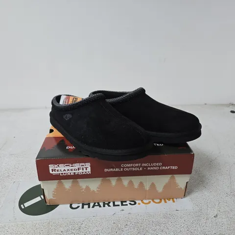 SKECHERS RELAXED FIT SLIP-ON SHOES WITH LUXE FOAM – BLACK, MEN’S UK 7
