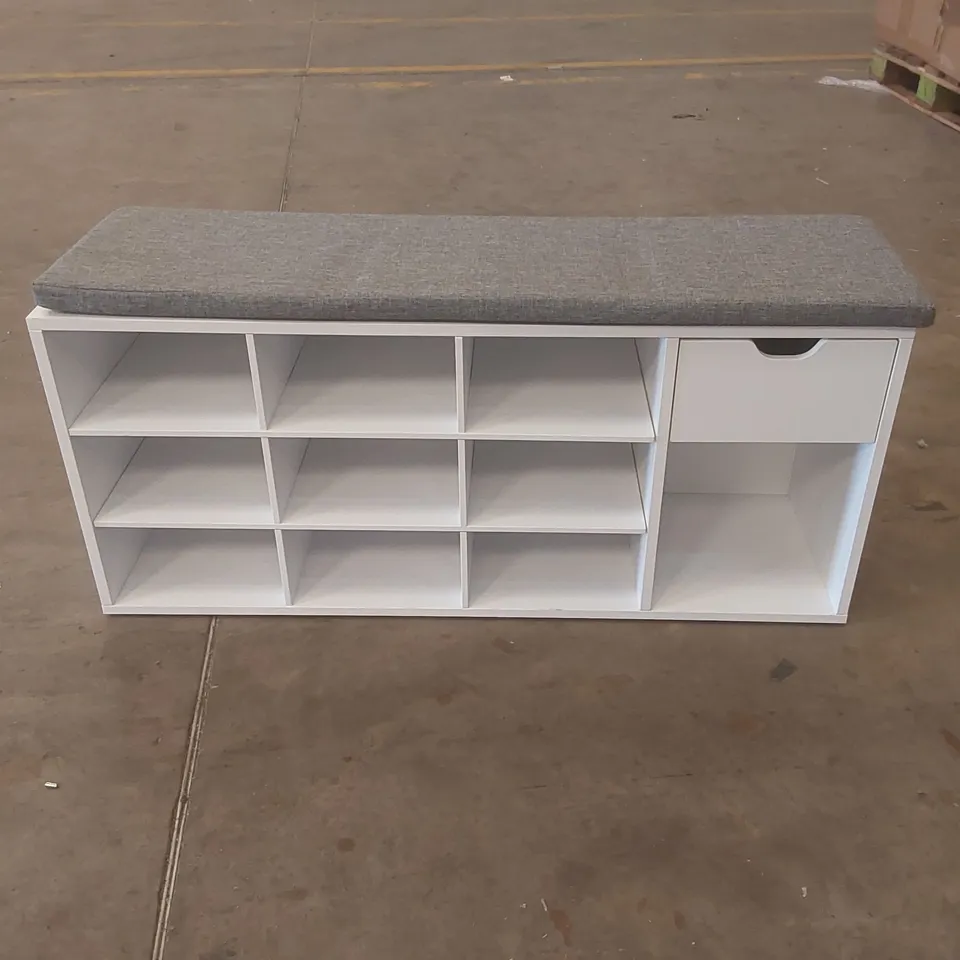 WOODEN STORAGE BENCH