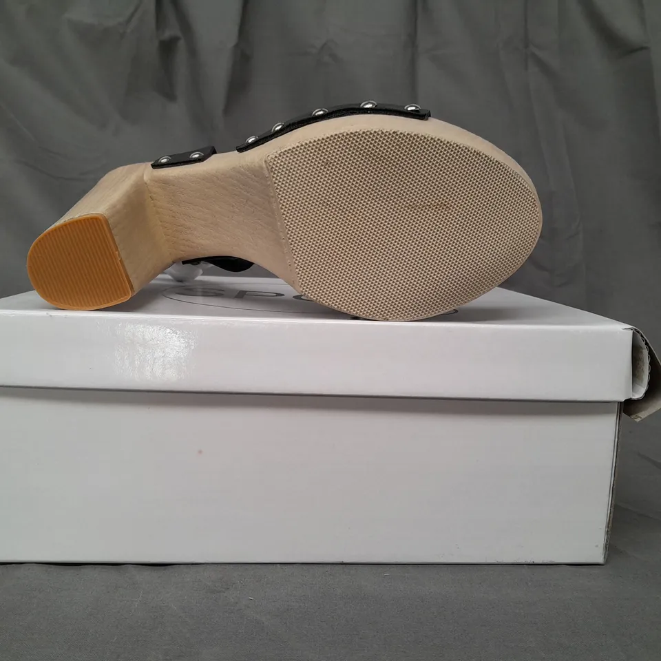 BOXED PAIR OF SPOT ON OPEN TOE HIGH BLOCK HEEL SANDALS IN BLACK SIZE 6