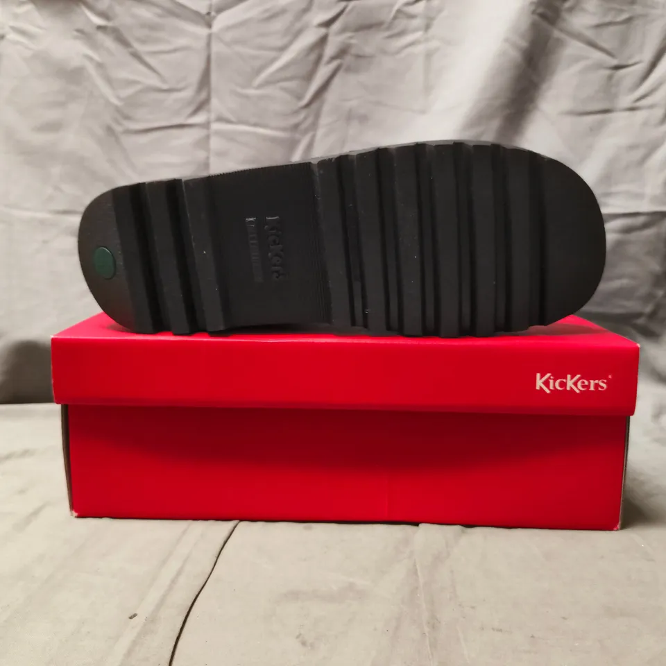 BOXED PAIR OF KICKERS LACE UP SHOES IN BLACK SIZE EU 43