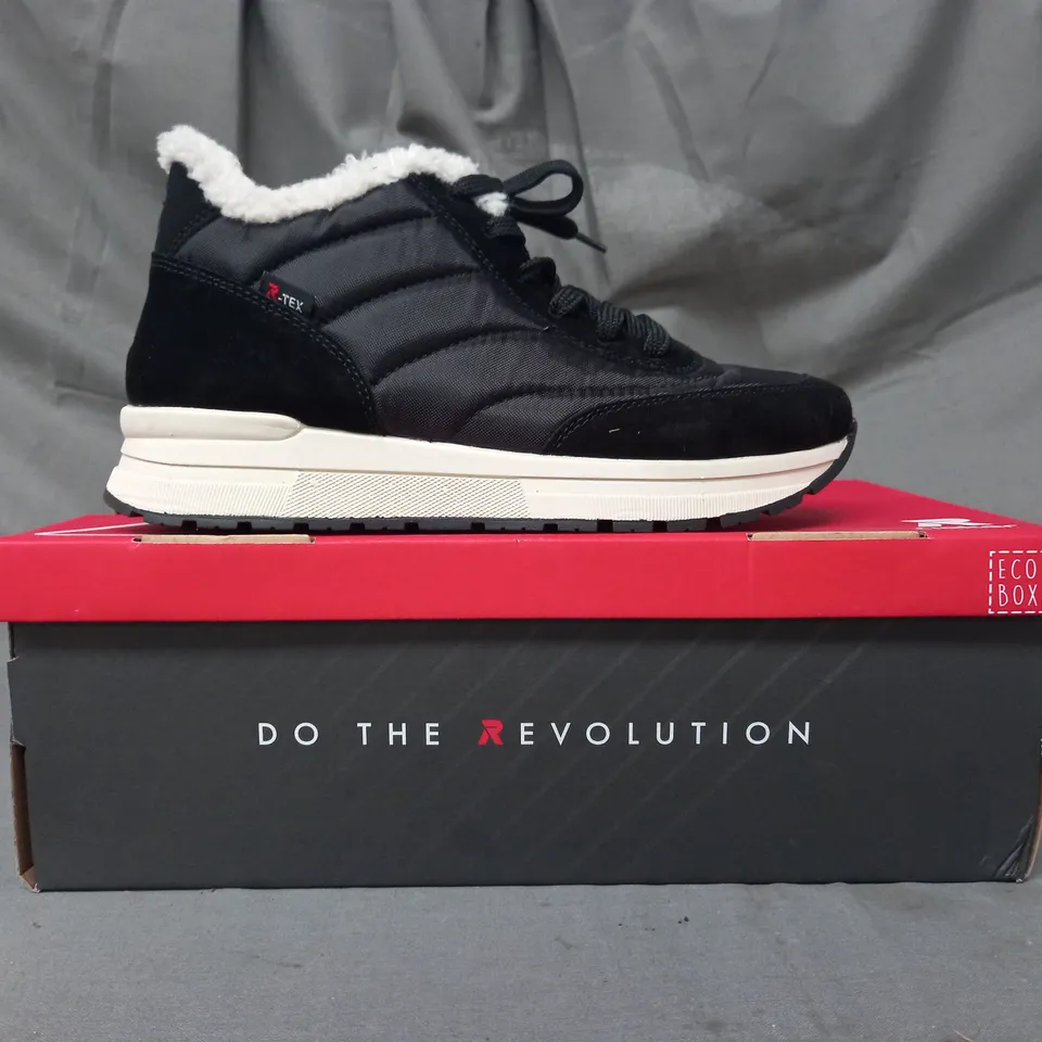 BOXED PAIR OF RIEKER SHOES IN BLACK SIZE 5