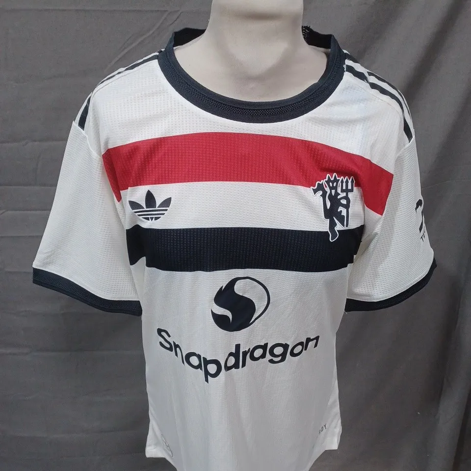 MANCHESTER UNITED FC THIRD FULL KIT SIZE L