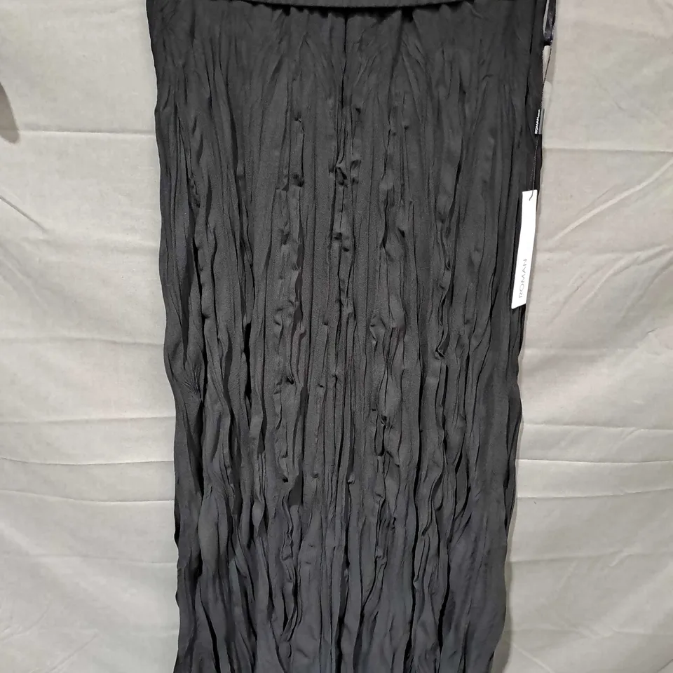 ROMAN CRINKLE SKIRT IN BLACK - SIZE 12