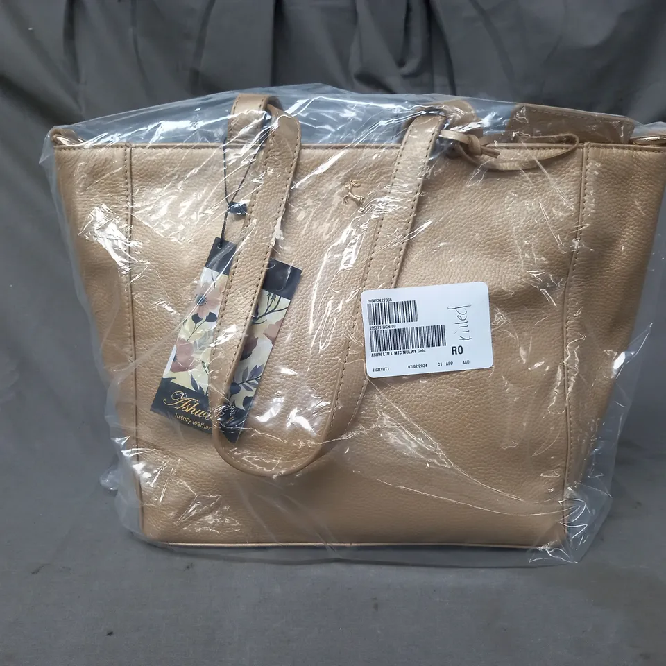 ASHWOOD LEATHER BAG IN GOLD