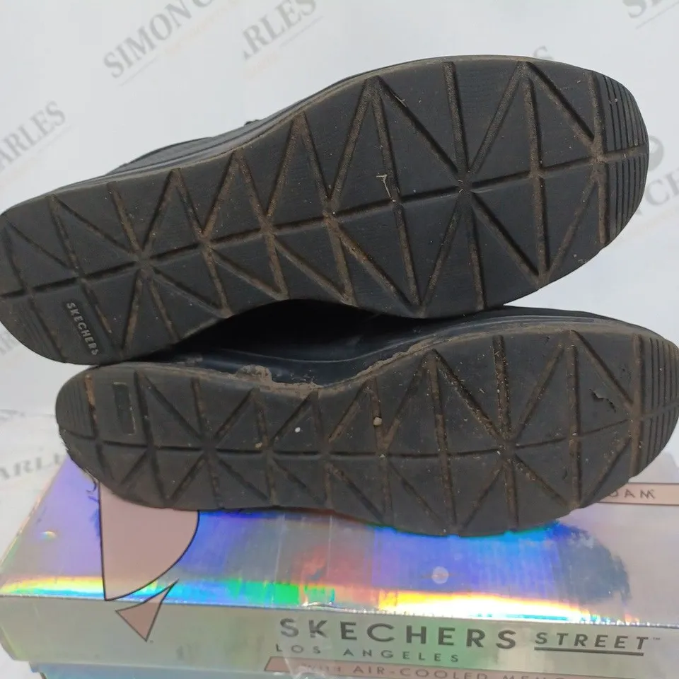 BOXED SKECHERS BILLION TRAINERS, BLACK - SIZE 8