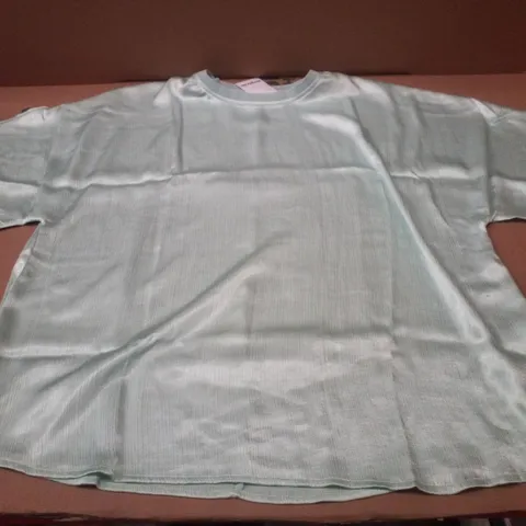 BOX CONTAINING APPROXIMATELY 9 BRAND NEW SIMPLY BE MINT GREEN SATIN BOXY BLOUSES - SIZE 18