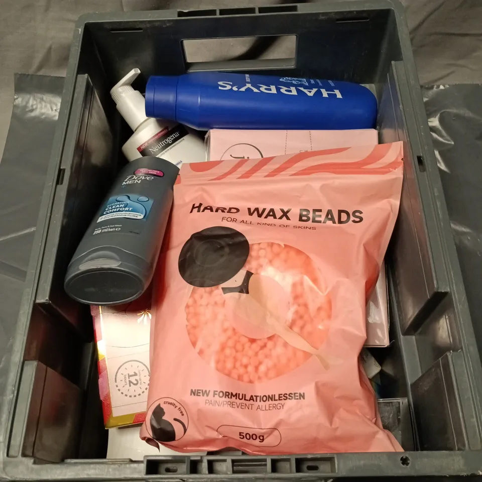 APPROXIMATELY 15 ASSORTED COSMETIC ITEMS INCLUDING HARRYS BODY WASH, GROOMING KIT, DOVE MEN SHOWER GEL, HARD WAX BEADS, BIG HUG SELF HEATING PATCHES