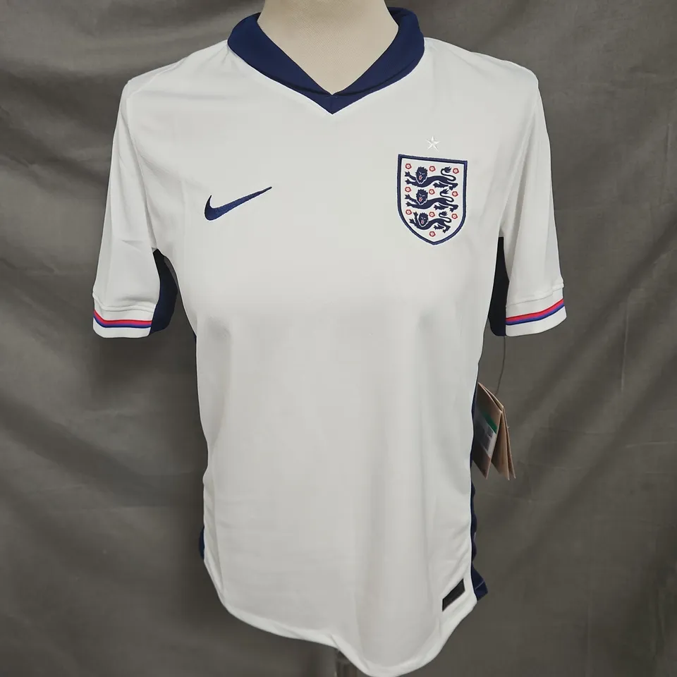 NIKE KIDS DRI-FIT FOOTBALL SHIRT IN WHITE/NAVY SIZE XL