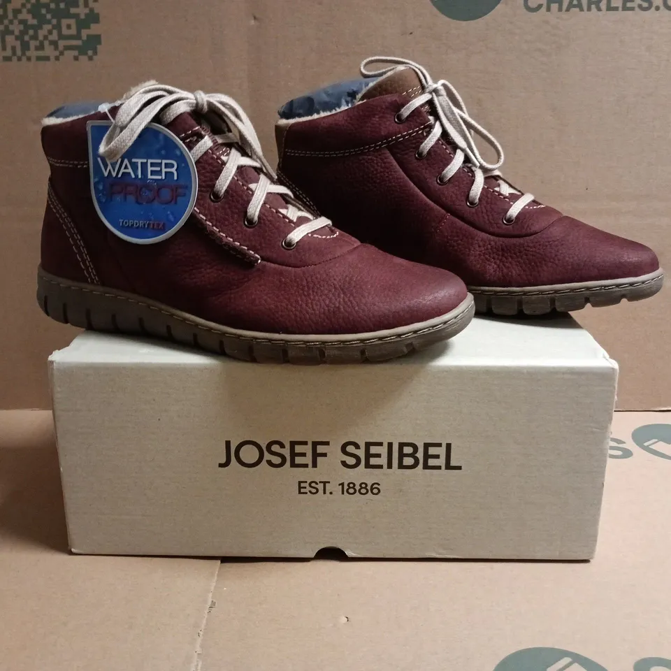 BOXED PAIR OF JOSEF SEIBEL BOOTS IN DEEP BURGUNDY SIZE EU 39