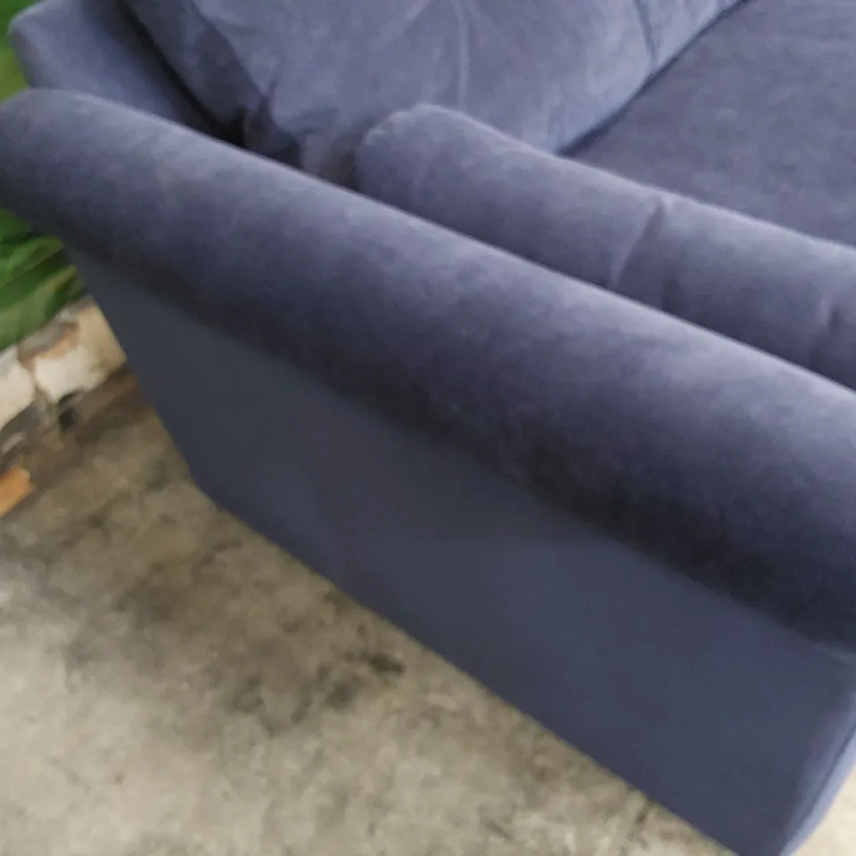 QUALITY BRITISH DESIGNER LOUNGE Co. FOUR SEATER SOFA WITH ROLL BOLSTER CUSHIONS BLUE PLUSH FABRIC 