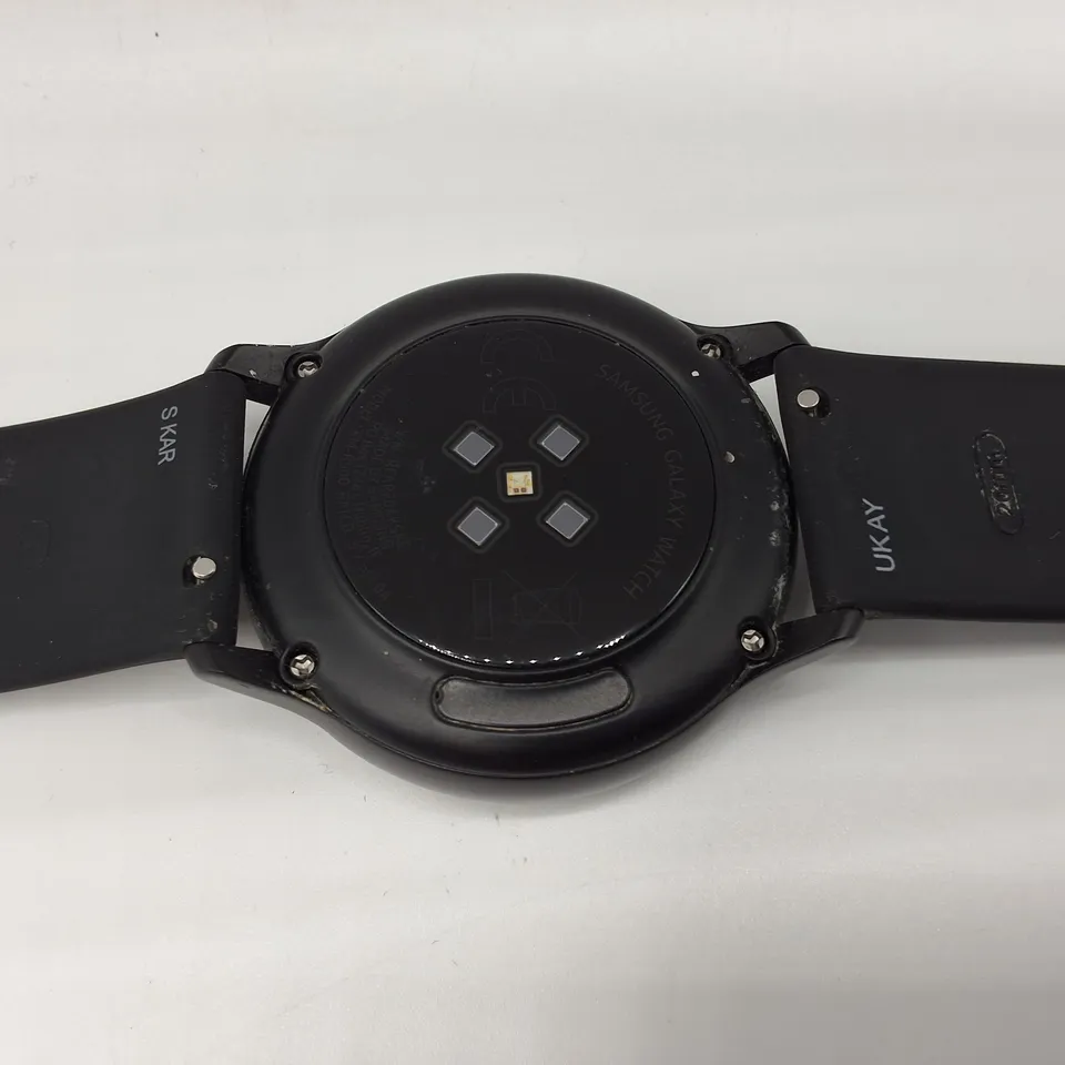 UNBOXED SAMSUNG GALAXY WATCH ACTIVE WITH BLACK RUBBER STRAP