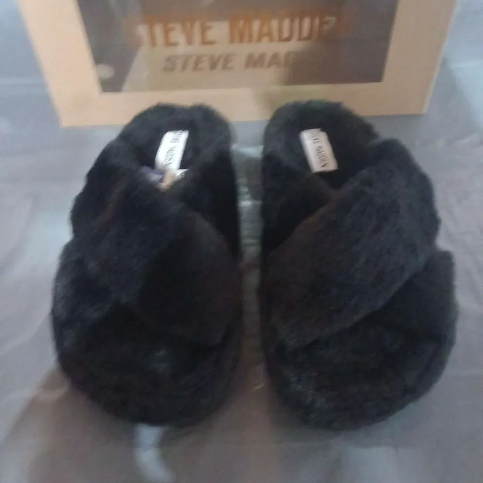 BOXED STEVE MADDEN FUZED BLACK SIZE 3