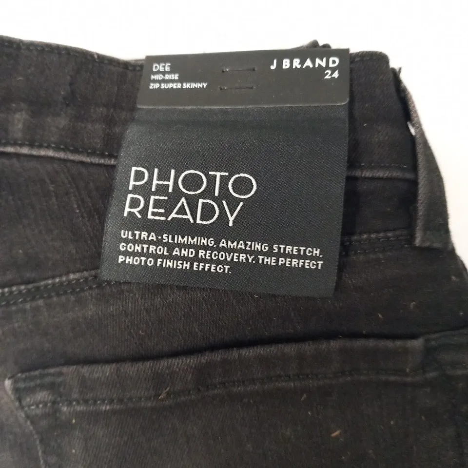 J BRAND PHOTO READY ULTRA SLIMMING DEE MID RISE ZIP JEANS SIZE 24