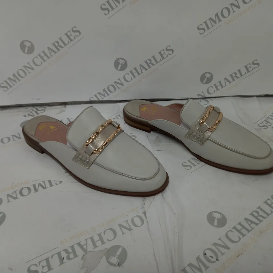 MODA IN PELLE FENCHIE MULE OFF WHITE SIZE 6 