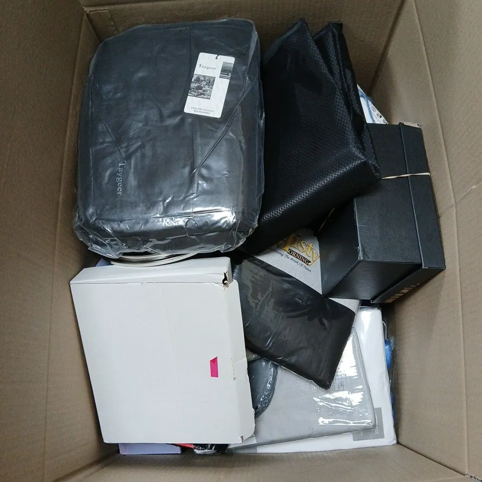 BOX OF APPROXIMATELY 20 ASSORTED HOUSEHOLD ITEMS TO INCLUDE BAUBLES, WRAPPING PAPER, UNIBOND 2 IN 1 ANTI MOISTURE/ODOUR, FAIRY LIGHTS ETCS