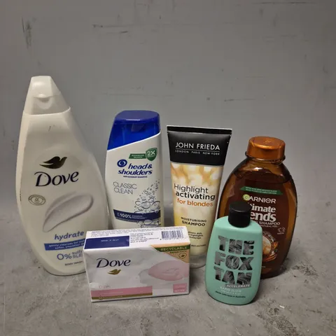 APPROXIMATELY 20 HEALTH AND BEAUTY PRODUCTS TO INCLUDE DOVE HYDRATE BODY WASH, HEAD AND SHOULDERS SHAMPOO AND DOVE SOAP