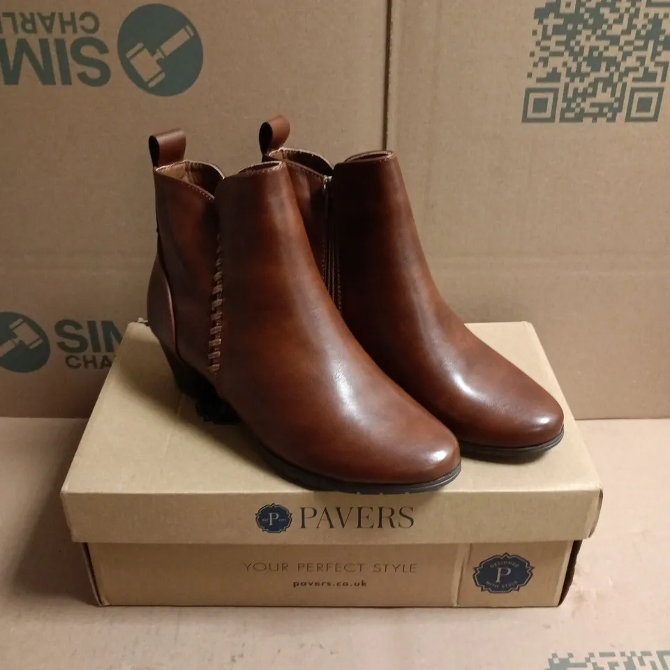BOXED PAIR OF PAVERS ANKLE BOOTS - 5