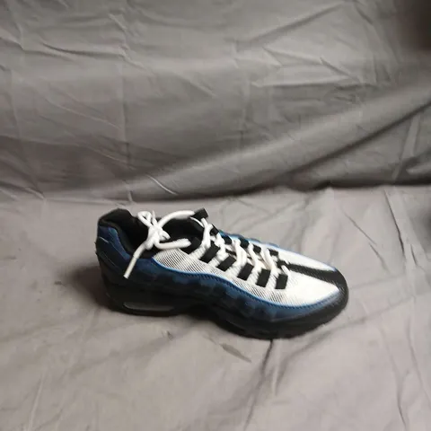 NIKE AIRMAX TRAINERS - WHITE/BLACK/BLUE MESH UPPER, CHUNKY SOLE - SIZE UK 5.5