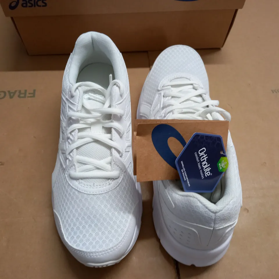 BOXED BRAND NEW JOLT 3 MENS TRAINERS IN WHITE - UK 7