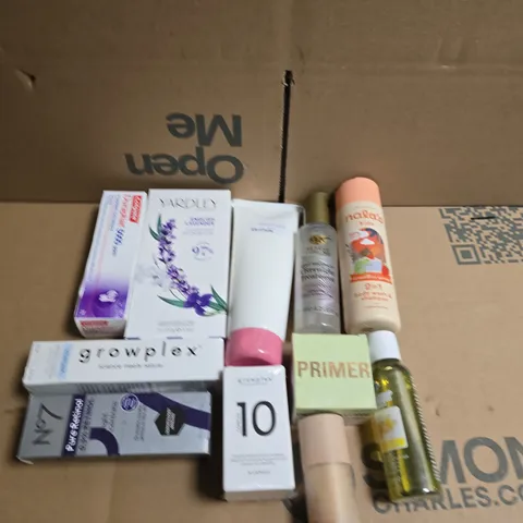 APPROXIMATELY 15 ASSORTED HEALTH & BEAUTY PRODUCTS TO INCLUDE TOOTHPASTE, GROWPLEX AND PRIMER