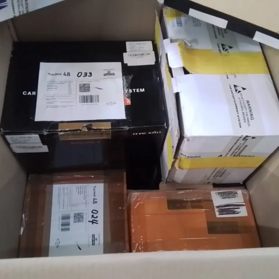 LARGE BOX CONTAINING ASSORTED CAR MULTIMEDIA SYSTEM INTERFACES // MODELS VARY
