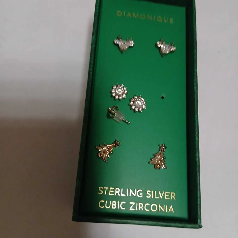 DIAMONIQUE 3CT FESTIVE STUD SET STERLING SILVER