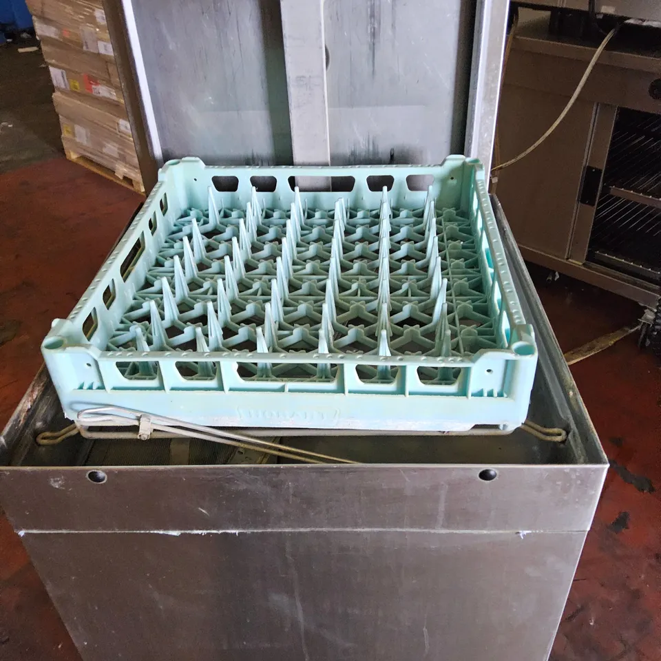 HOBART BARAID S900-10N HOOD TYPE DISHWASHER