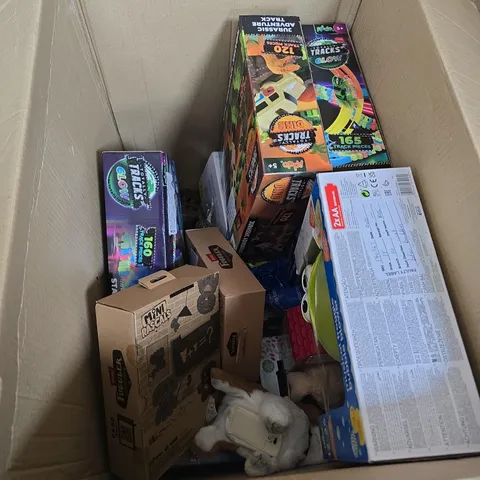 BOX OF APPROXIMATELY 10 ASSORTED TOYS INCLUDING TOTALLY TRACKS DINO AND PITTER PATTER PETS 