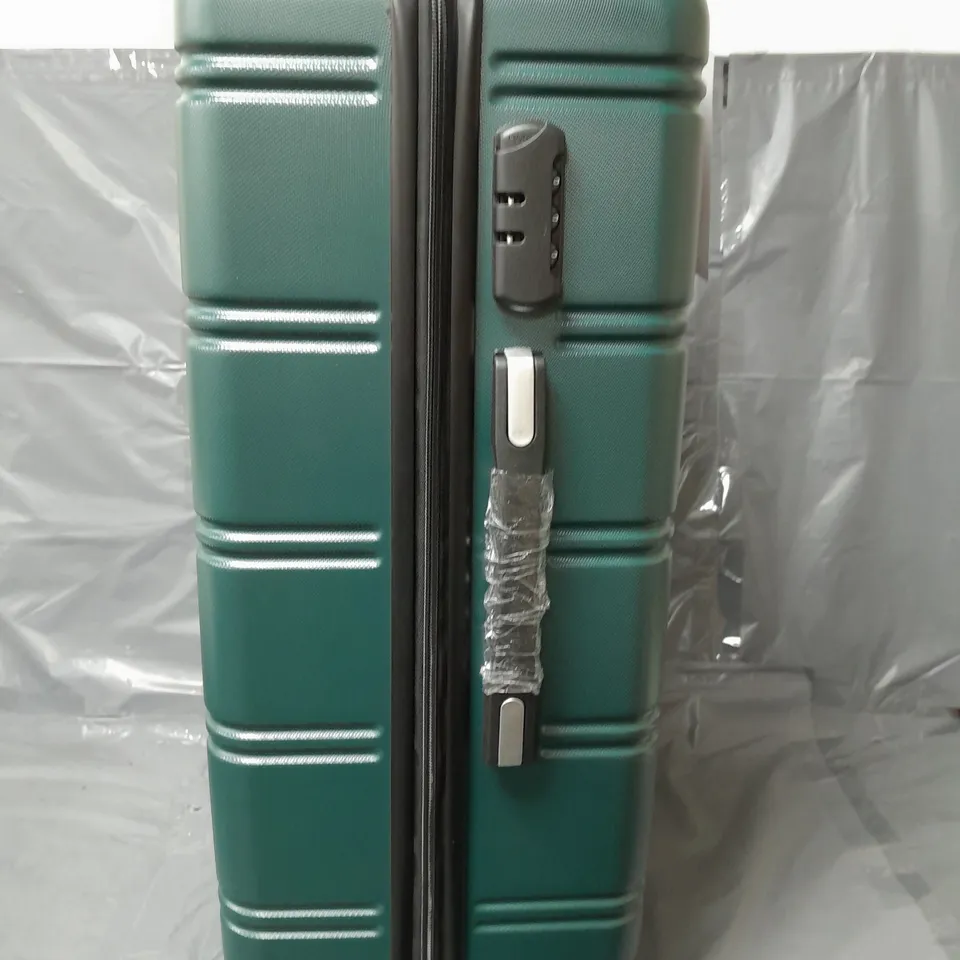 ROCK LUGGAGE LISBON MEDIUM SUITCASE GREEN - COLLECTION ONLY