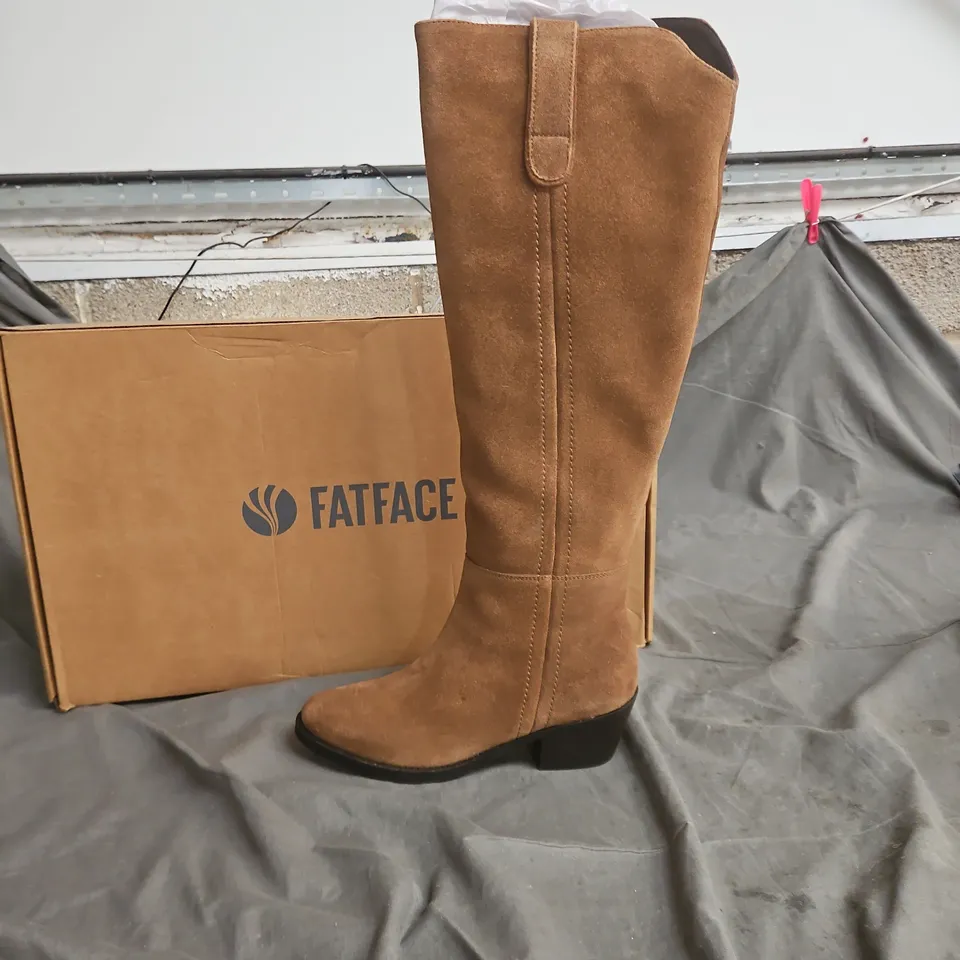 FATFACE KNEE-HIGH BROWN SUEDE BOOT WITH SIDE ZIP - SIZE UK 4 