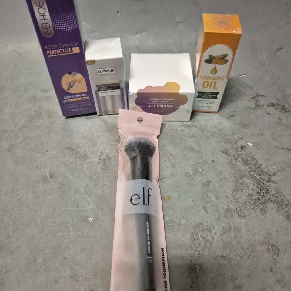 APPROXIMATELY 20 HEALTH AND BEAUTY PRODUCTS TO INCLUDE ELF FOUNDATION BRUSH, TURMERIC OIL AND FLYSMUS SERUM STICK