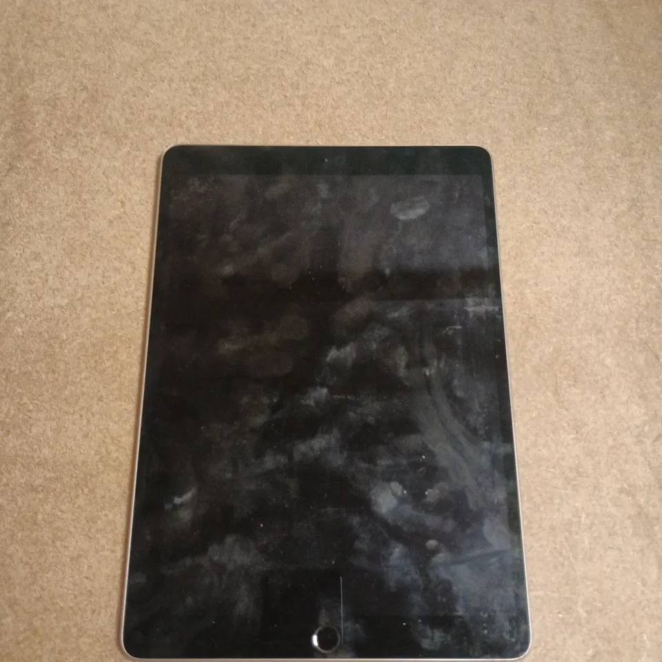APPLE IPAD – SILVER, 9.7IN WI‑FI TABLET