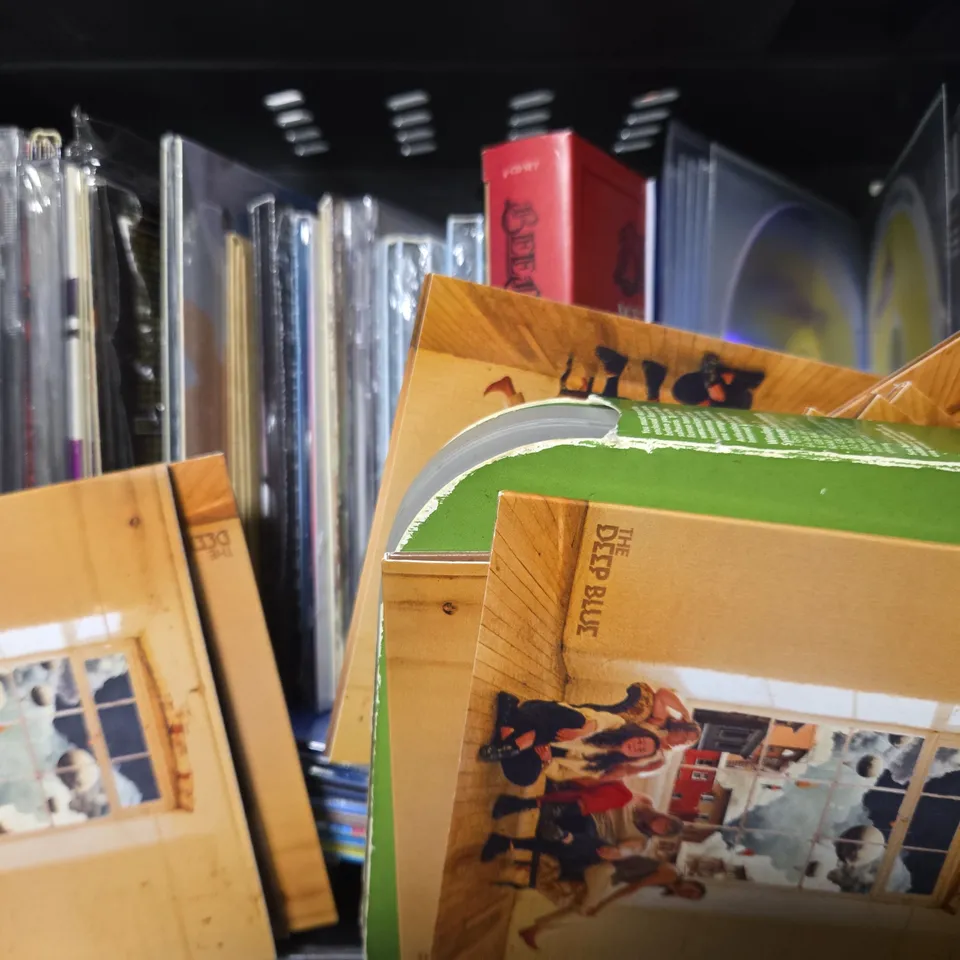TOTE OF APPROXIMATELY 25 ASSORTED CD'S TO INCLUDE - DIALTOWN PHONE DATING SIM , THE HITS ALBUM THE 70S LOVE ALBUM , BON IVER SABLE FABLE ETC