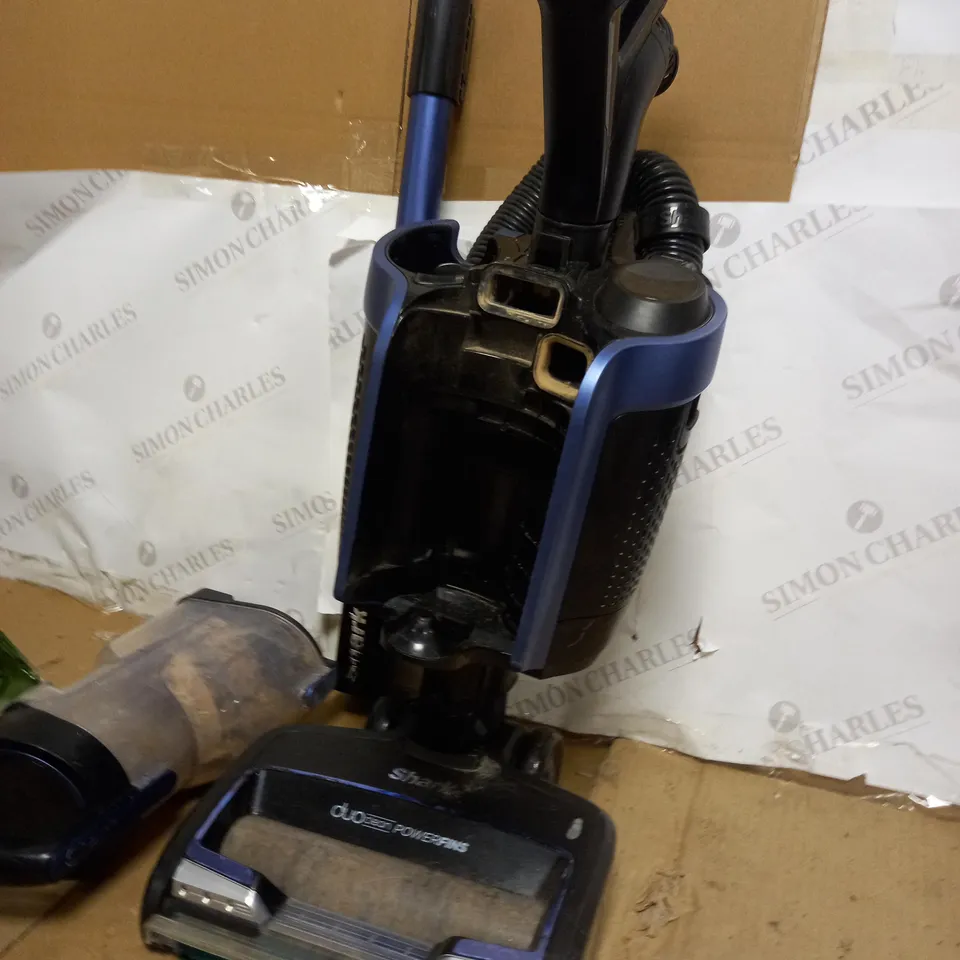 SHARK CORDLESS UPRIGHT VACUUM CLEANER