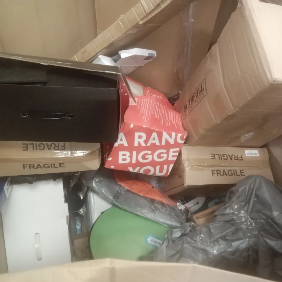 PALLET OF ASSORTED ITEMS INCLUDING BEACH TOY TABLE, IMMEK SCOOTER, RBAYSALE AIR FRYER, PEPE BEDSIDE COMMODE, NOXTON GAS COOKER, LARSIC ELECTRIC TOP COVER