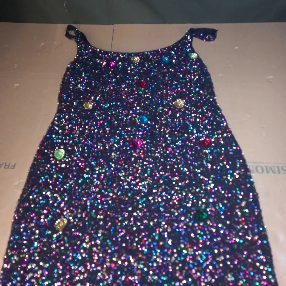 GEMSTONE EMBELLISHED SCOOP NECK DRESS SIZE 18