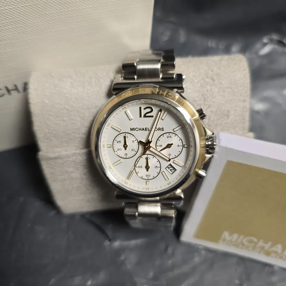 MICHAEL KORS CHRONOGRAPH WATCH – WHITE DIAL, STAINLESS STEEL WITH TWO-TONE GOLD BEZEL 