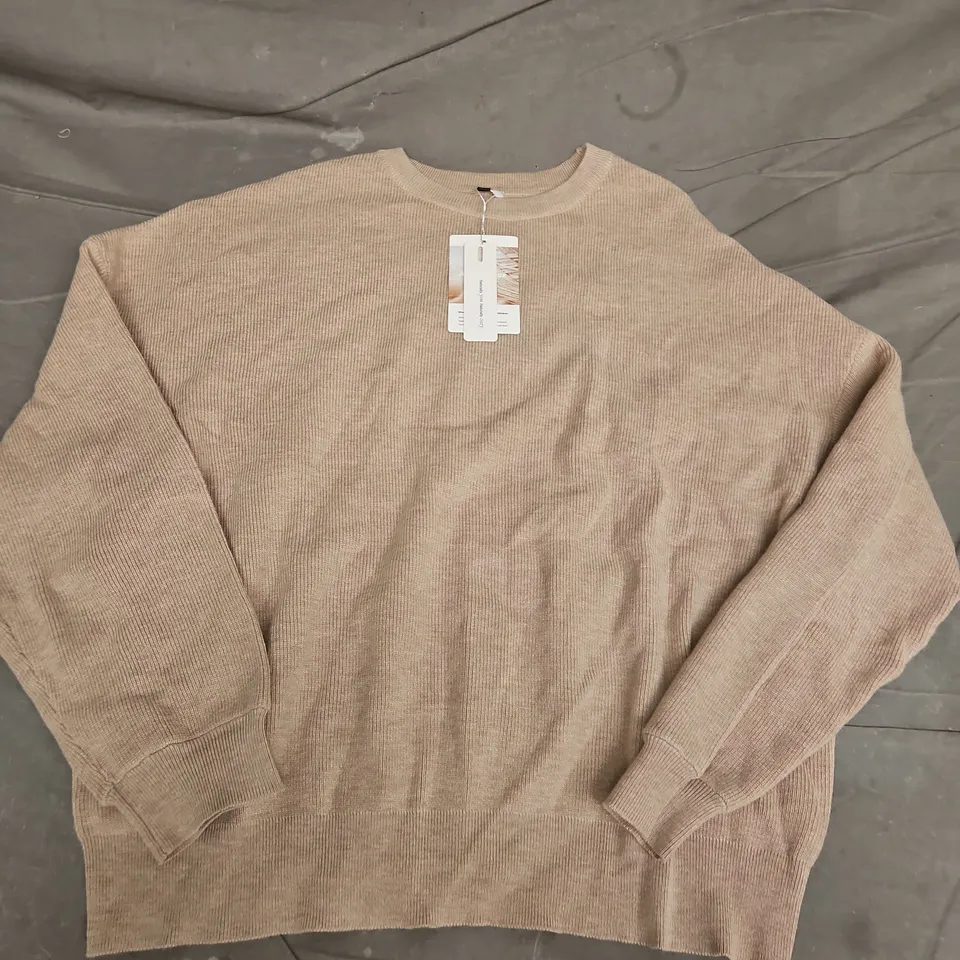 ARCH & CLOZ CAMEL WOOL KNIT JUMPER, SIZE M